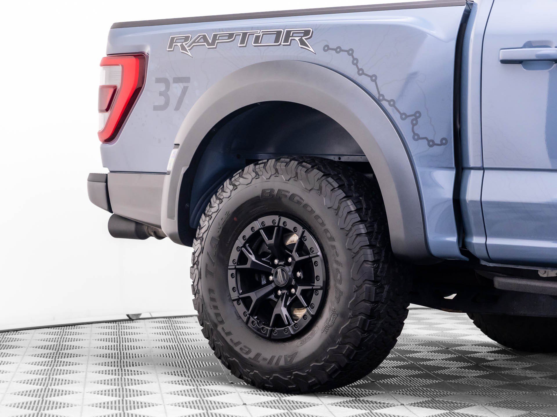 Used 2023 Ford F150 Raptor w/ Raptor 37 Performance Package AWD/4WD image 37