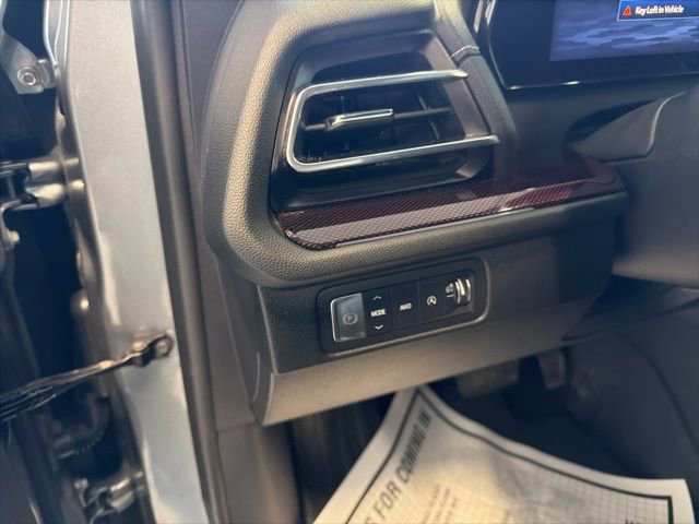 Used 2024 Chevrolet Traverse Z71 image 21