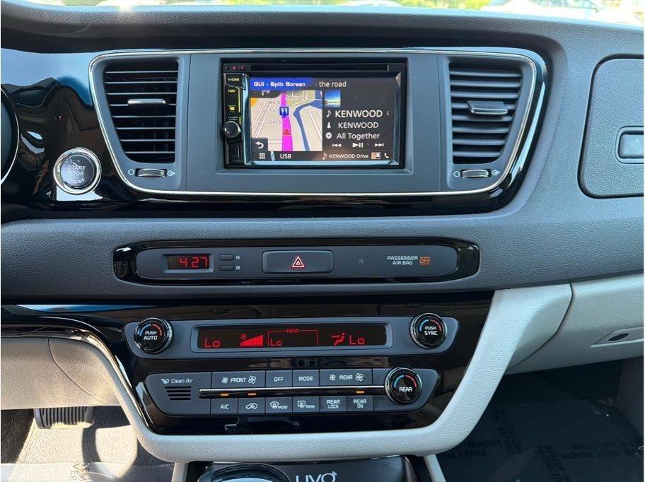 Used 2016 Kia Sedona EX FWD image 16