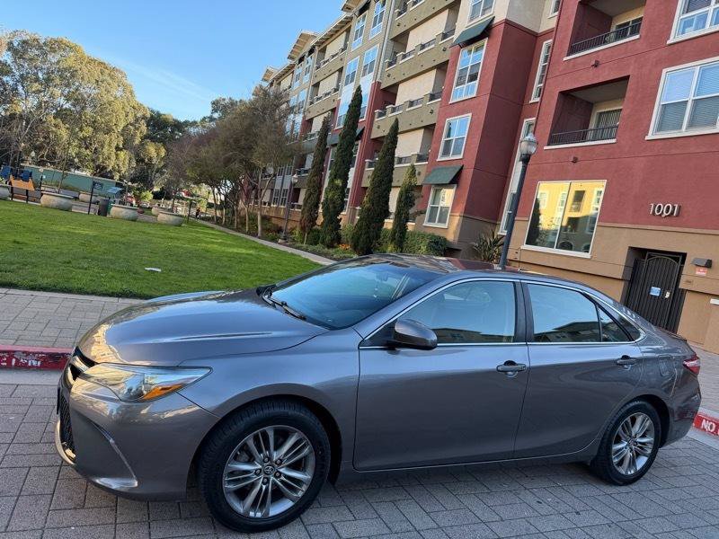 Used 2016 Toyota Camry SE FWD image 3