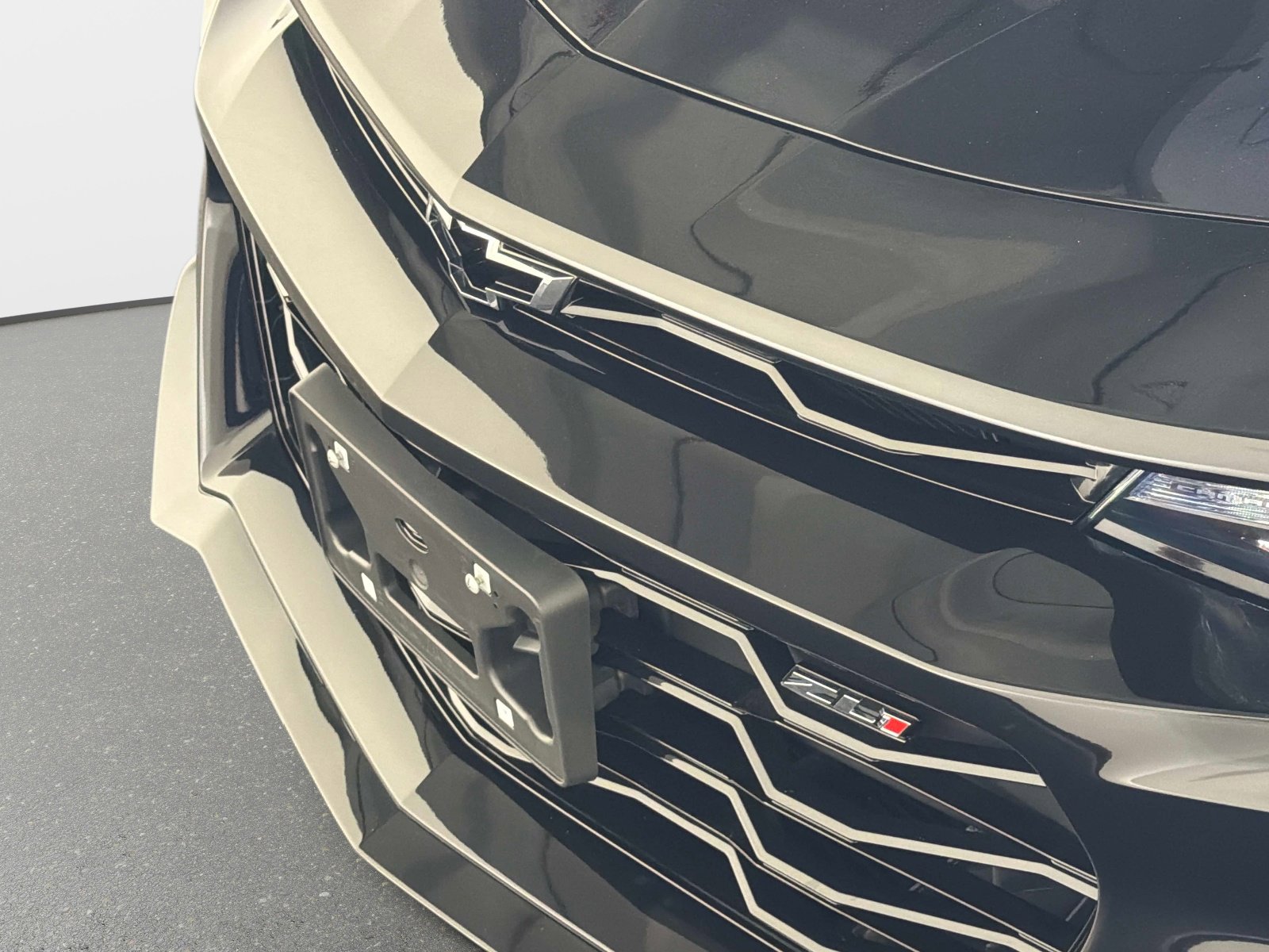 Used 2018 Chevrolet Camaro ZL1 w/ LPO, ZL1 Protection Package RWD image 11