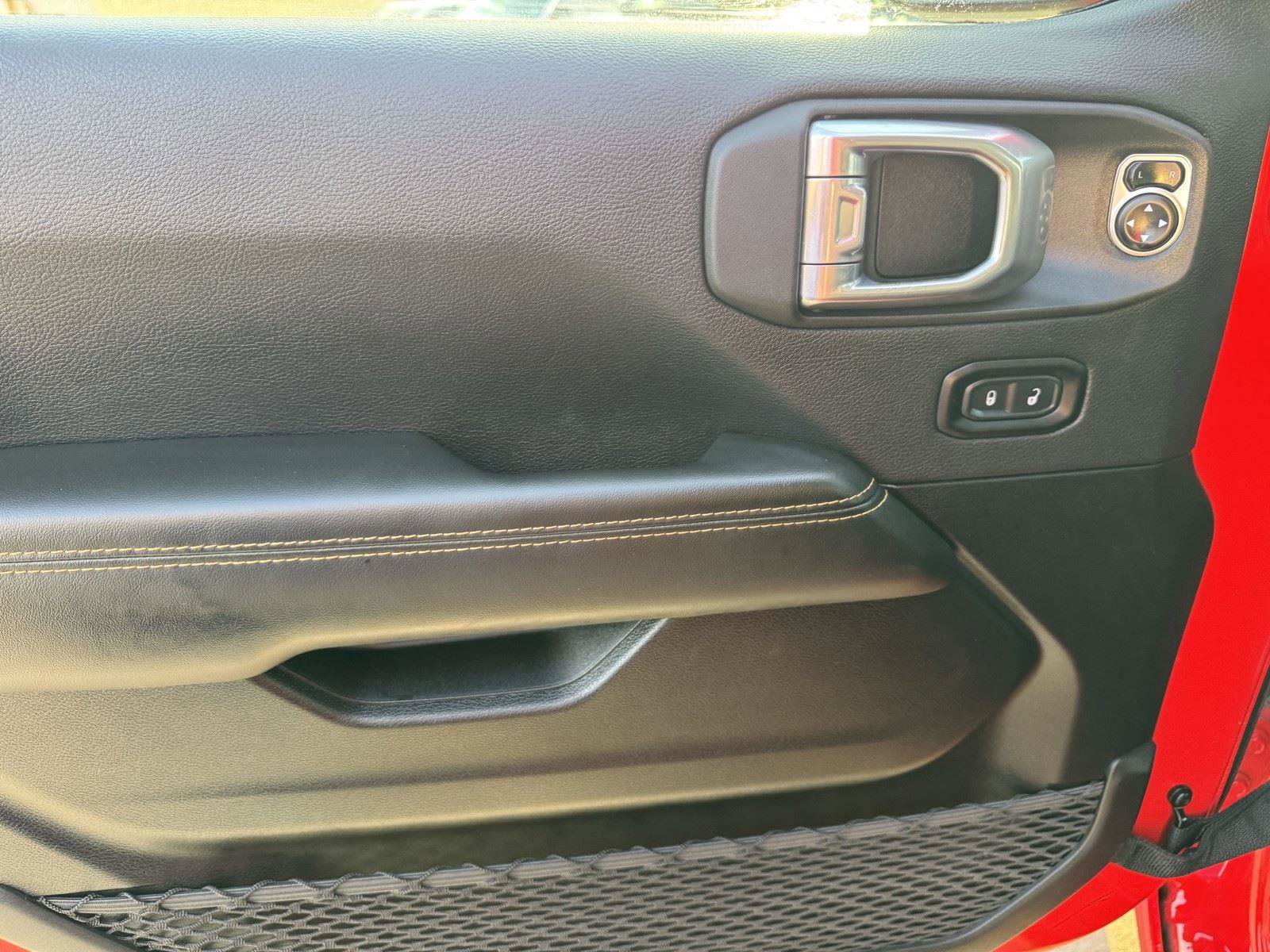 Certified 2025 Jeep Wrangler Sahara image 16