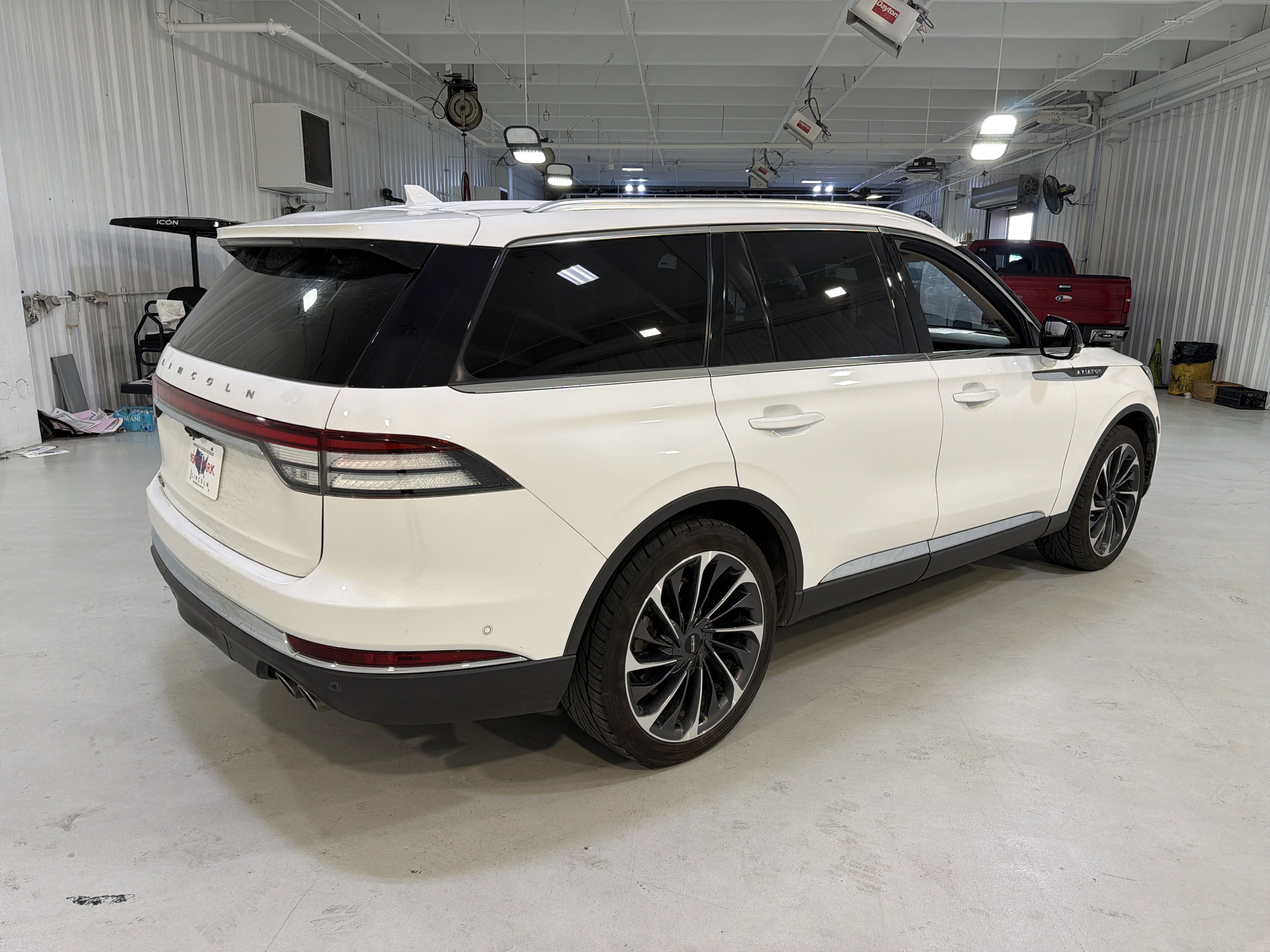 Used 2022 Lincoln Aviator Reserve w/ Equipment Group 201A image 5
