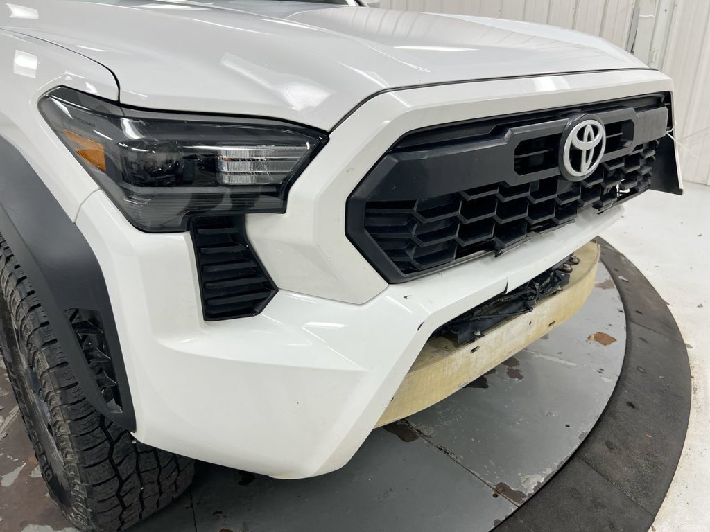 Used 2024 Toyota Tacoma TRD Off-Road AWD/4WD image 31