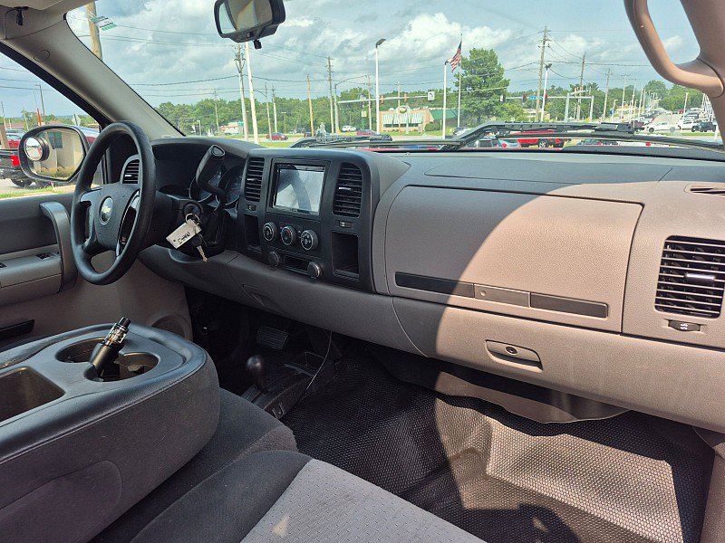 Used 2007 Chevrolet Silverado 1500 W/T w/ Towing Package AWD/4WD image 18