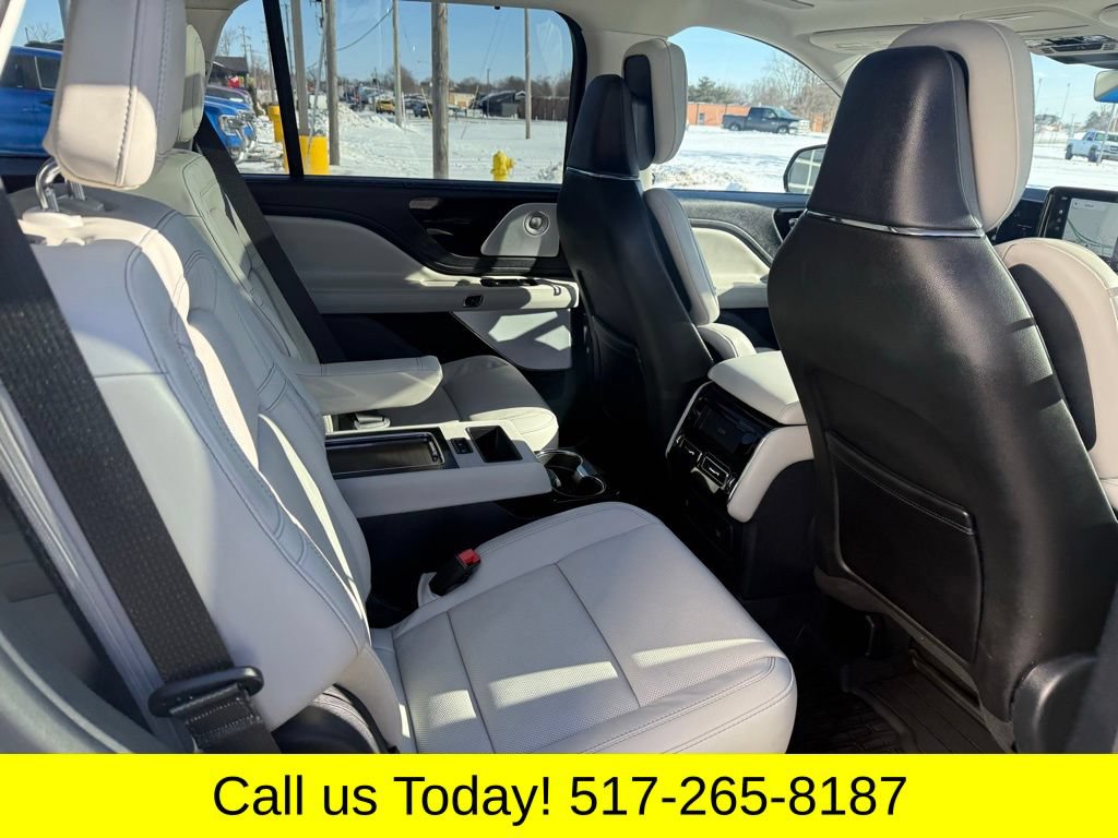 Used 2025 Lincoln Aviator Reserve w/ Equipment Group 201A AWD/4WD image 16