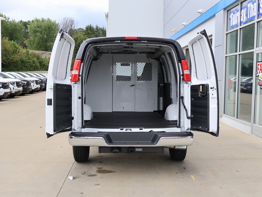 New 2025 GMC Savana 2500 w/ Enhanced Convenience Package image 21