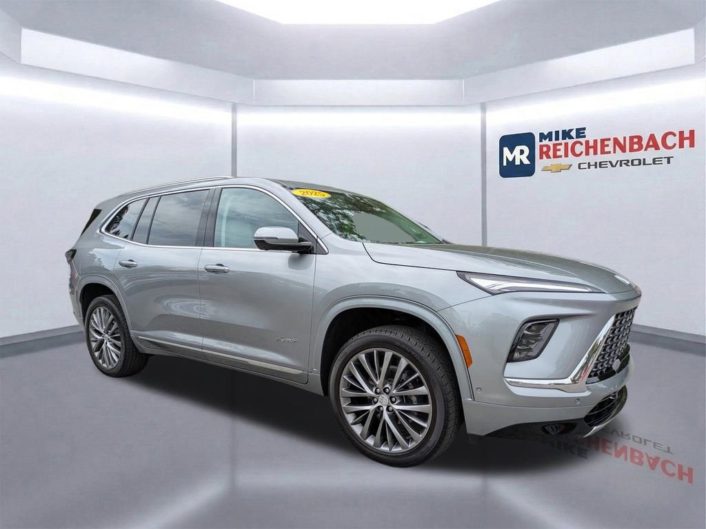 Used 2025 Buick Enclave Avenir w/ Super Cruise Package FWD image 2