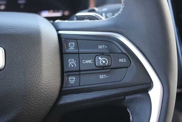 Used 2023 Jeep Grand Cherokee Altitude image 14