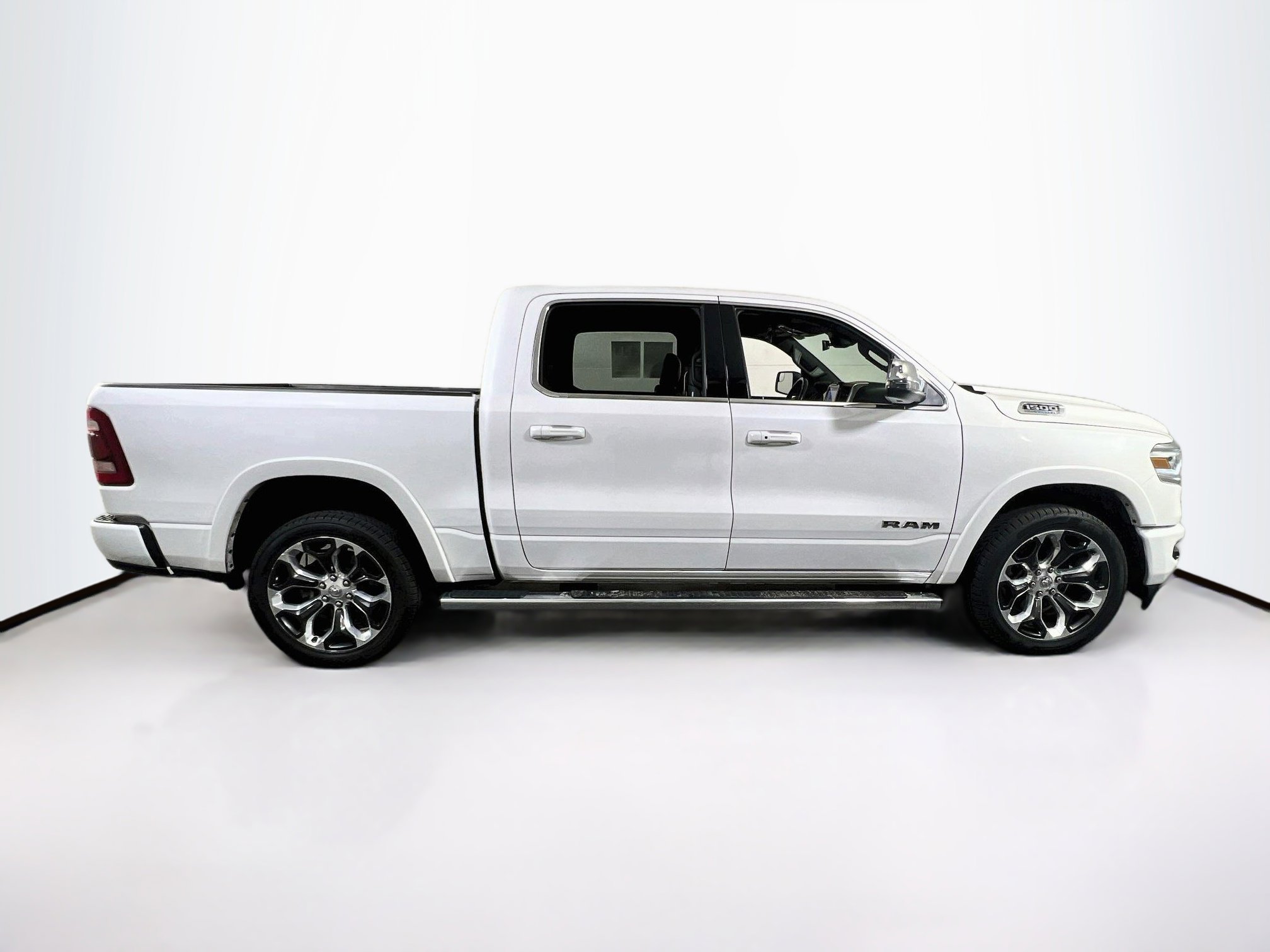 Used 2023 RAM 1500 Limited w/ Body Color Bumper Group AWD/4WD image 4