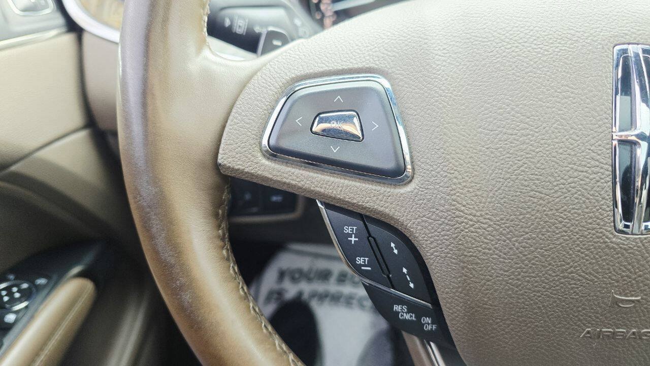 Used 2017 Lincoln MKC Reserve w/ Technology Package AWD/4WD image 28