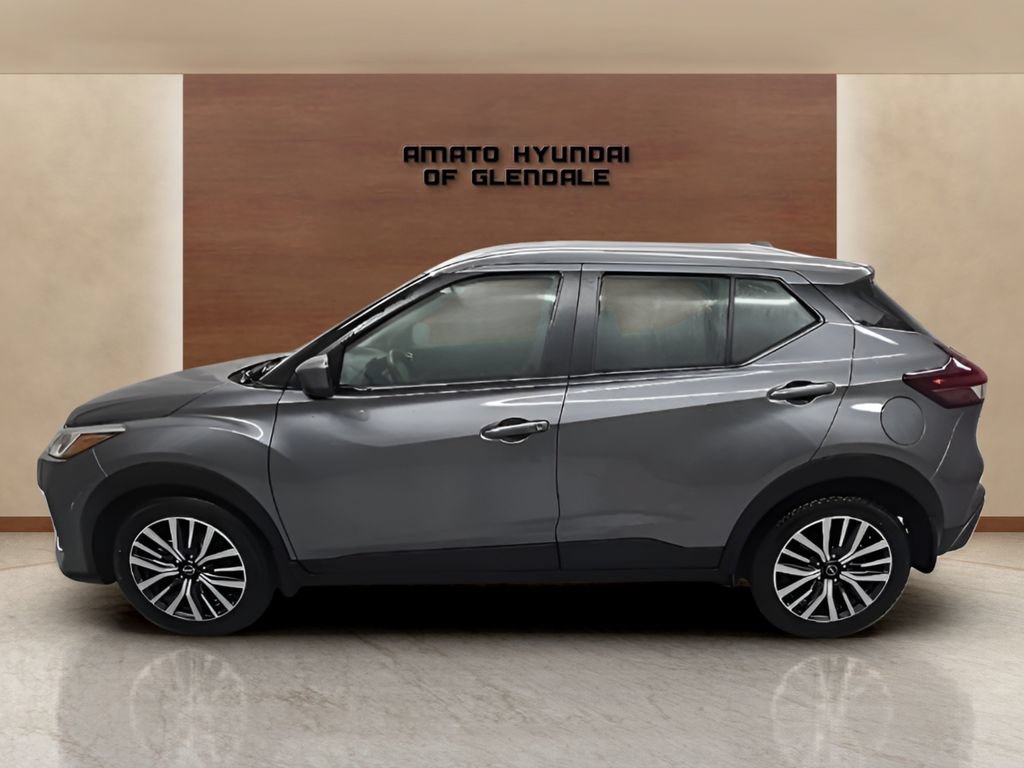 Used 2024 Nissan Kicks SV FWD image 3