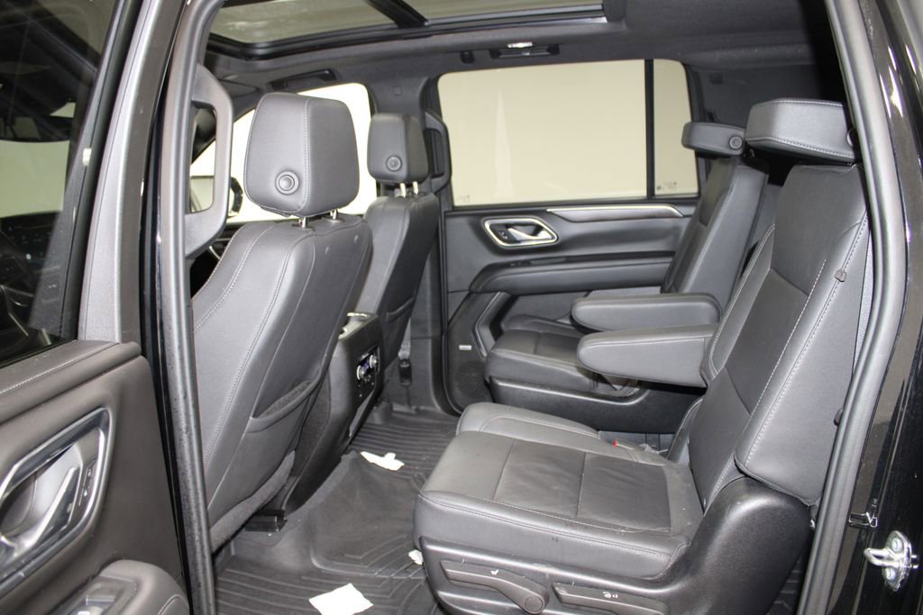 Used 2023 Chevrolet Suburban Z71 w/ Luxury Package image 21