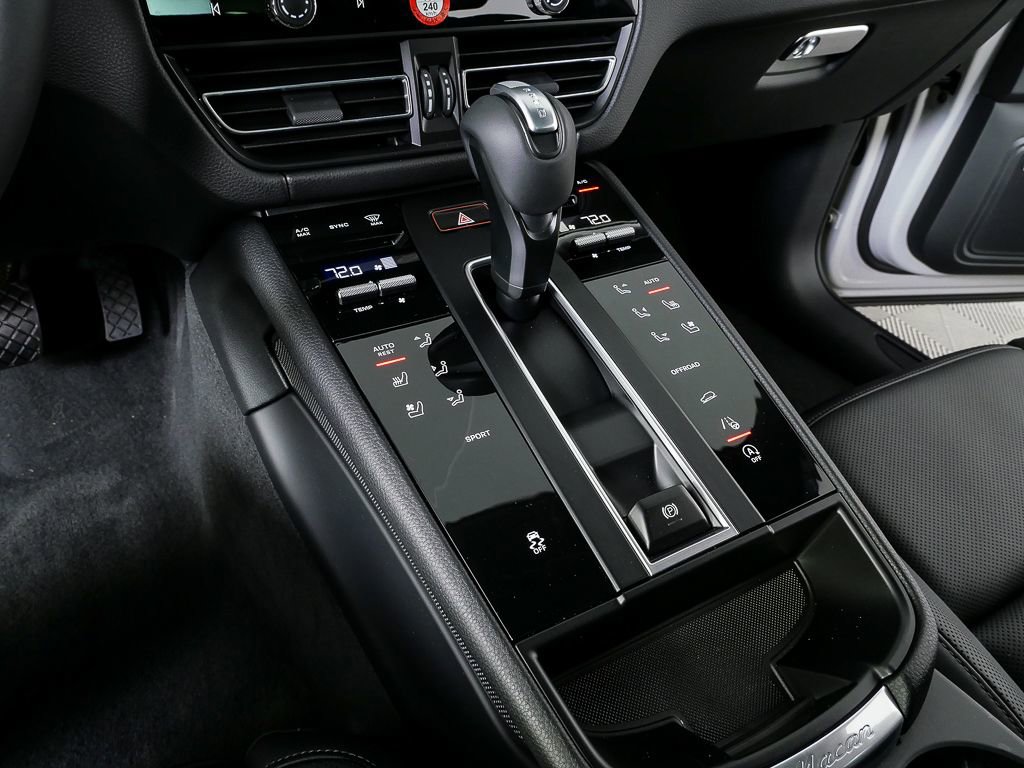 New 2026 Porsche Macan image 19