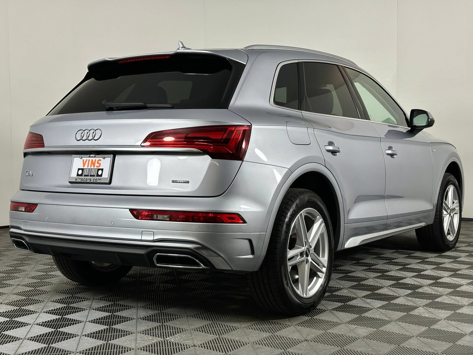 Used 2024 Audi Q5 e Premium Plus AWD/4WD image 4