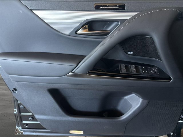 Certified 2025 Lexus LX 700h F Sport image 10