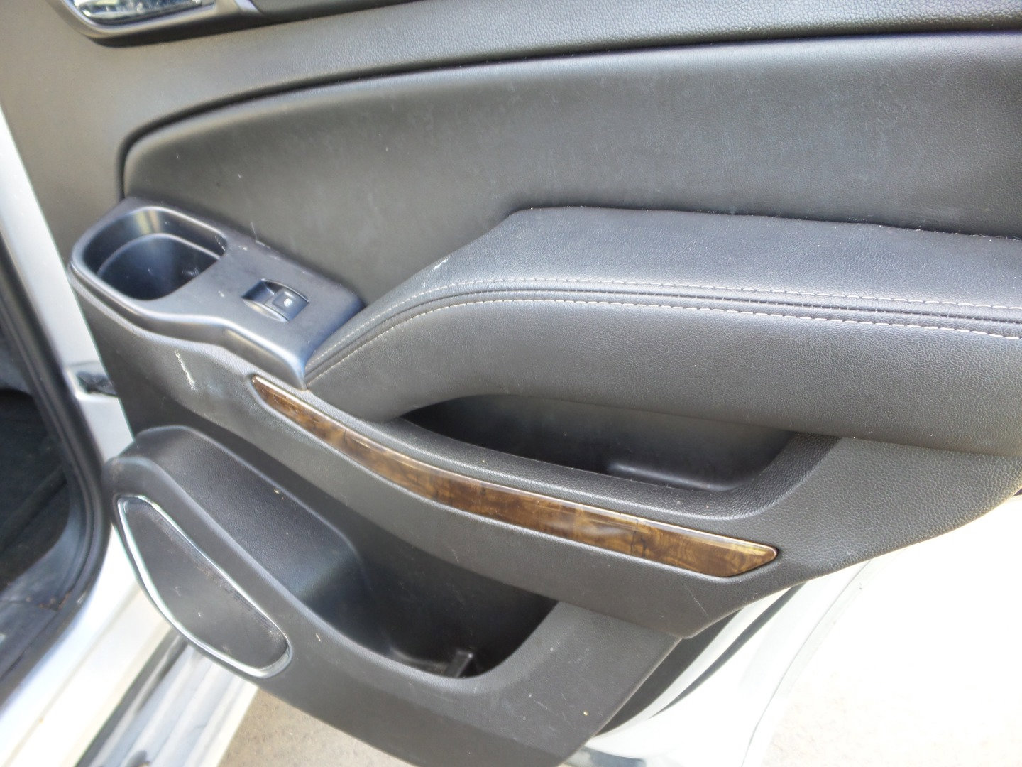 Used 2015 Chevrolet Tahoe LT image 35