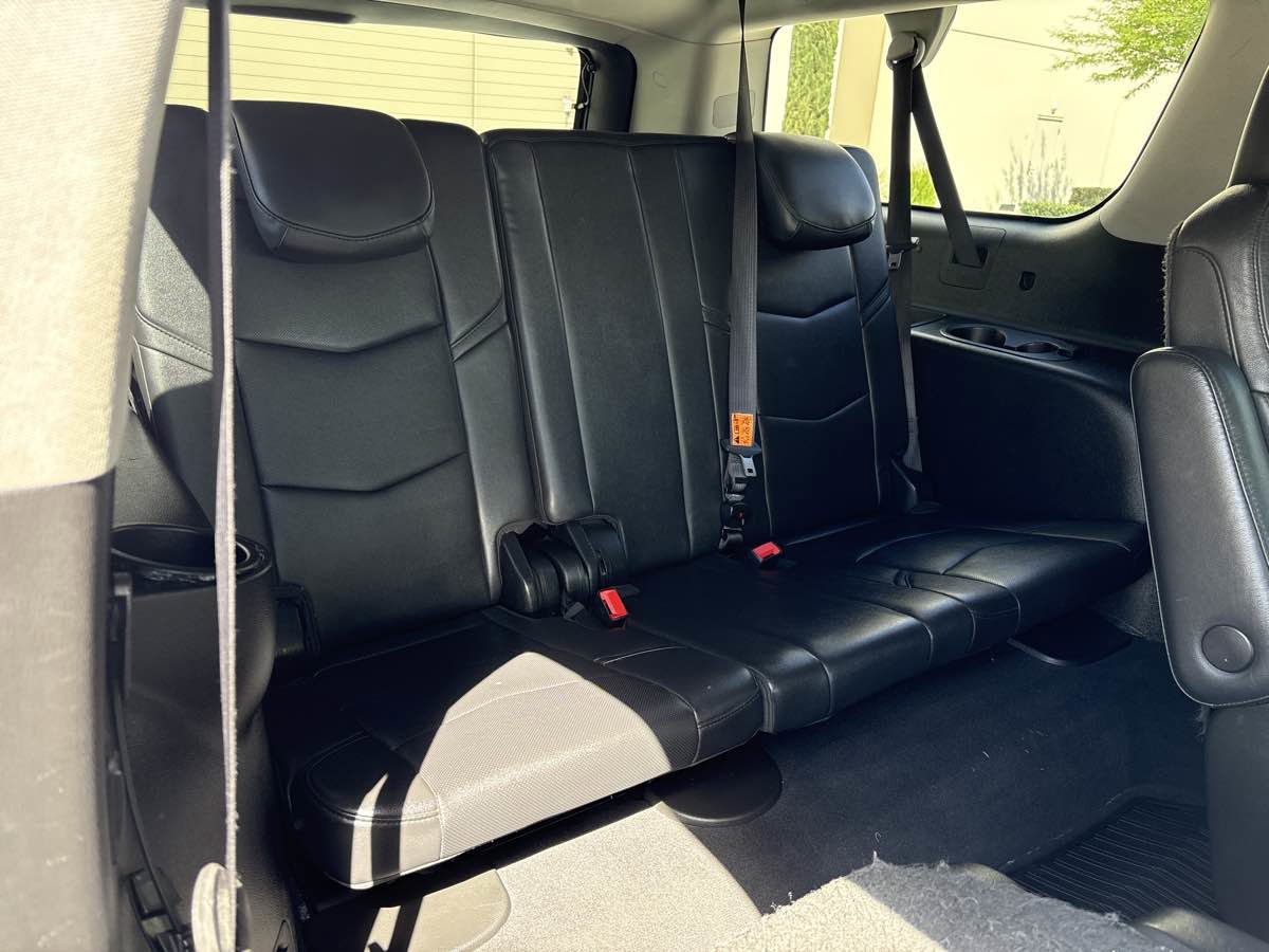 Used 2019 Cadillac Escalade ESV Luxury AWD/4WD image 18