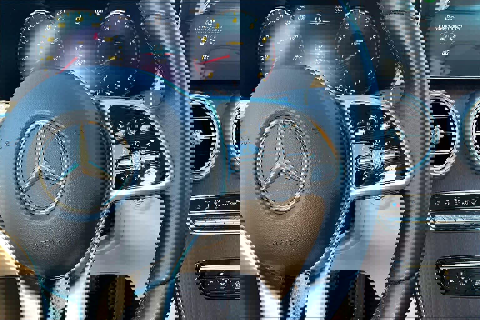 Used 2022 Mercedes-Benz GLC 300 4MATIC image 25