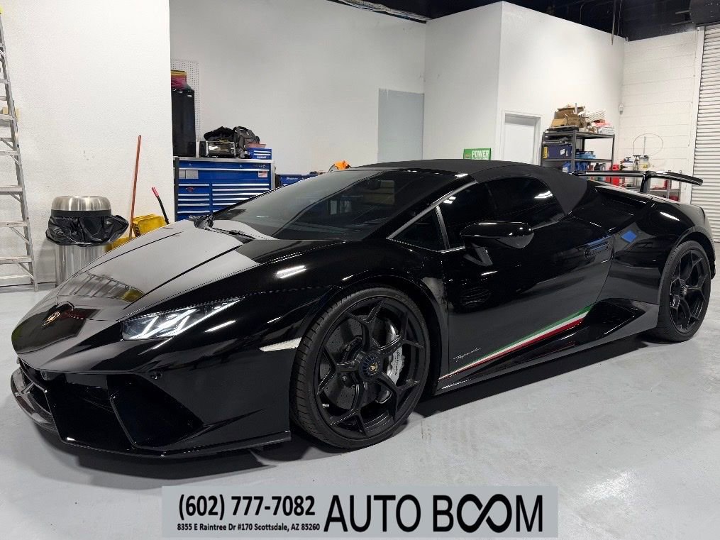 Used 2018 Lamborghini Huracan Performante image 1