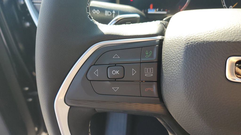 New 2025 Jeep Grand Cherokee Altitude image 29