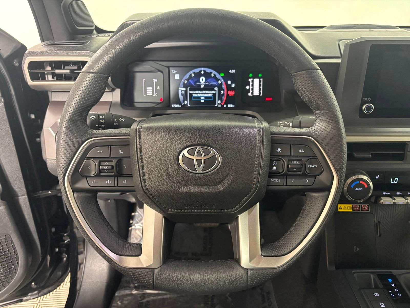 Used 2025 Toyota Tacoma SR5 AWD/4WD image 11