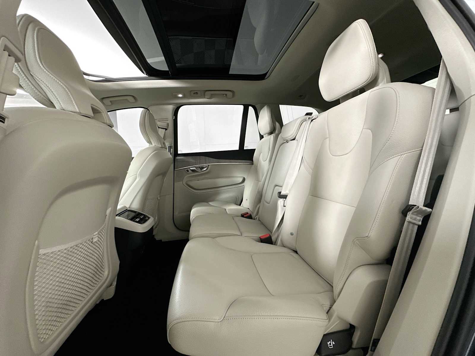 Used 2025 Volvo XC90 B6 Plus w/ Protection Package Premier image 23