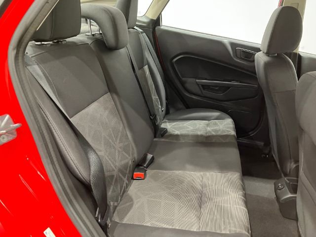 Used 2013 Ford Fiesta SE FWD image 33