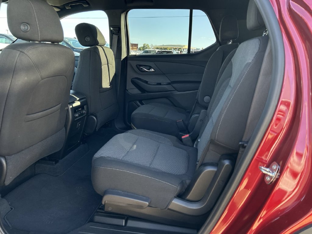Certified 2023 Chevrolet Traverse LT FWD image 30