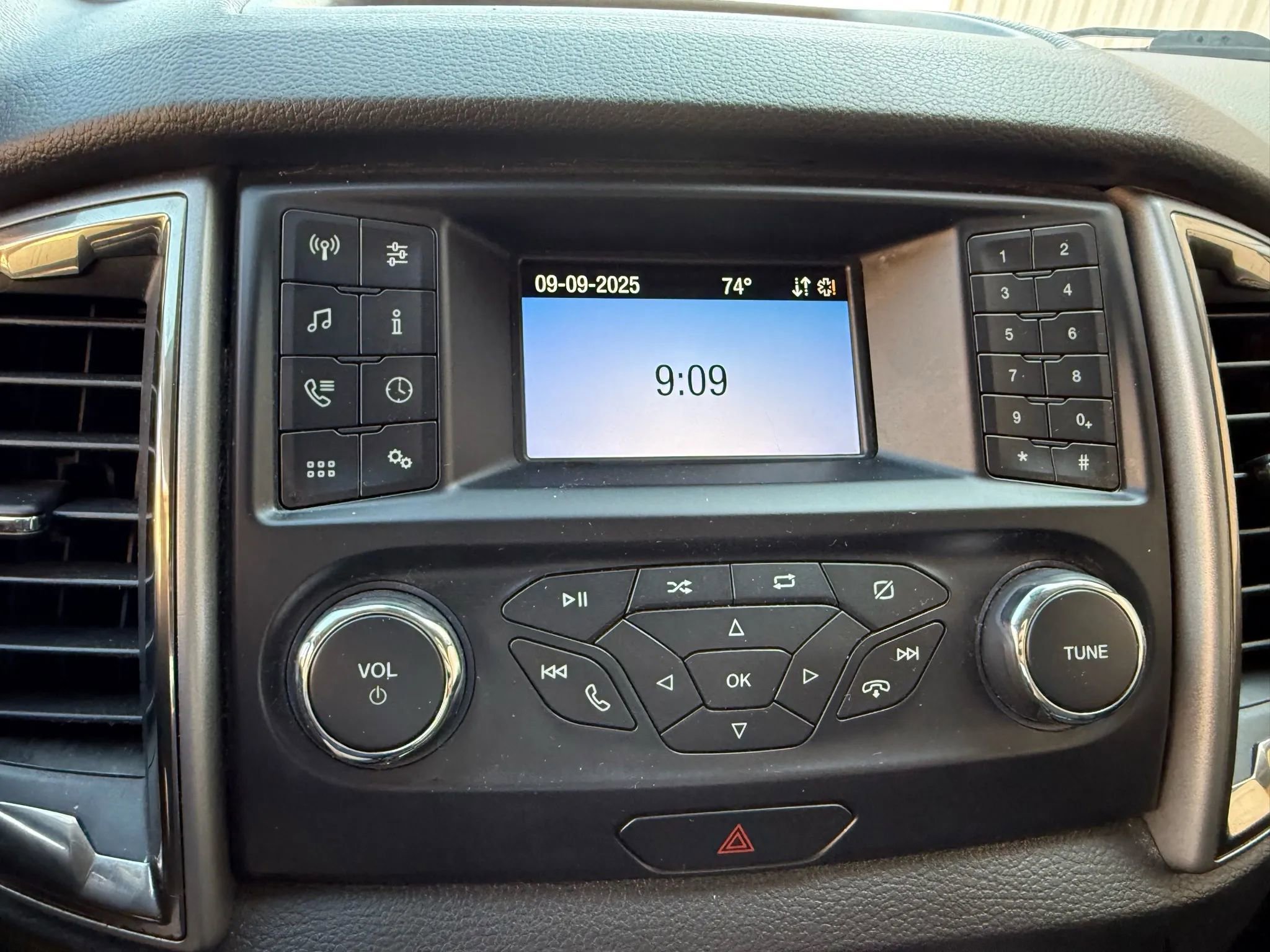 Used 2019 Ford Ranger XLT w/ FX4 Off-Road Package image 17