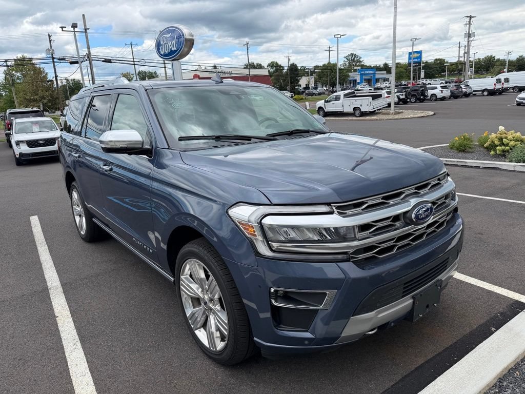Used 2022 Ford Expedition Platinum AWD/4WD image 4