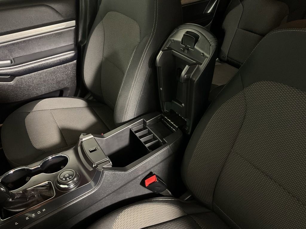Used 2018 Ford Explorer XLT AWD/4WD image 31