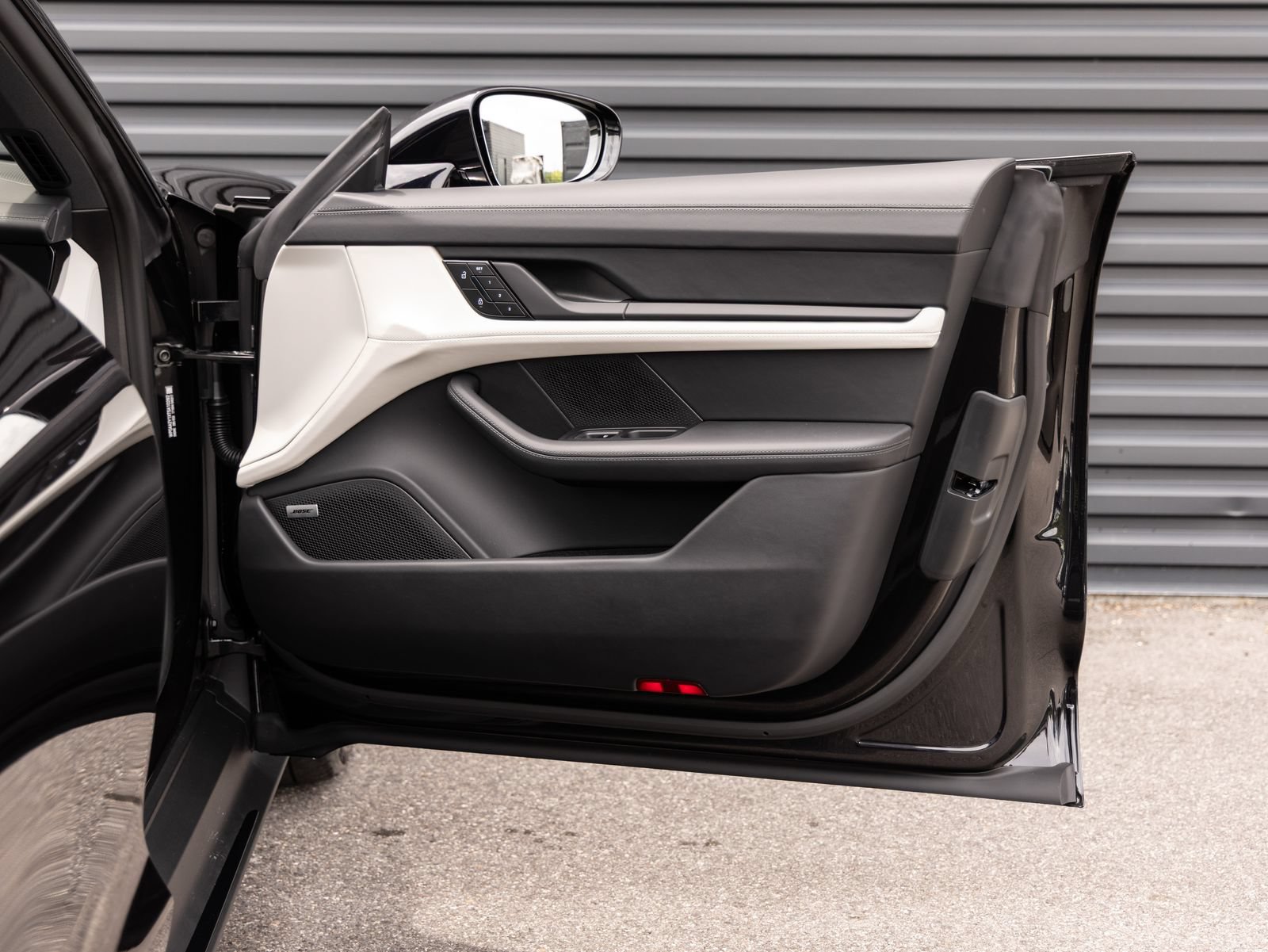 New 2026 Porsche Taycan AWD/4WD image 28