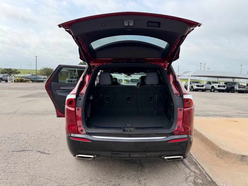 Used 2022 Buick Enclave Premium w/ Surround and Sites Package FWD image 6