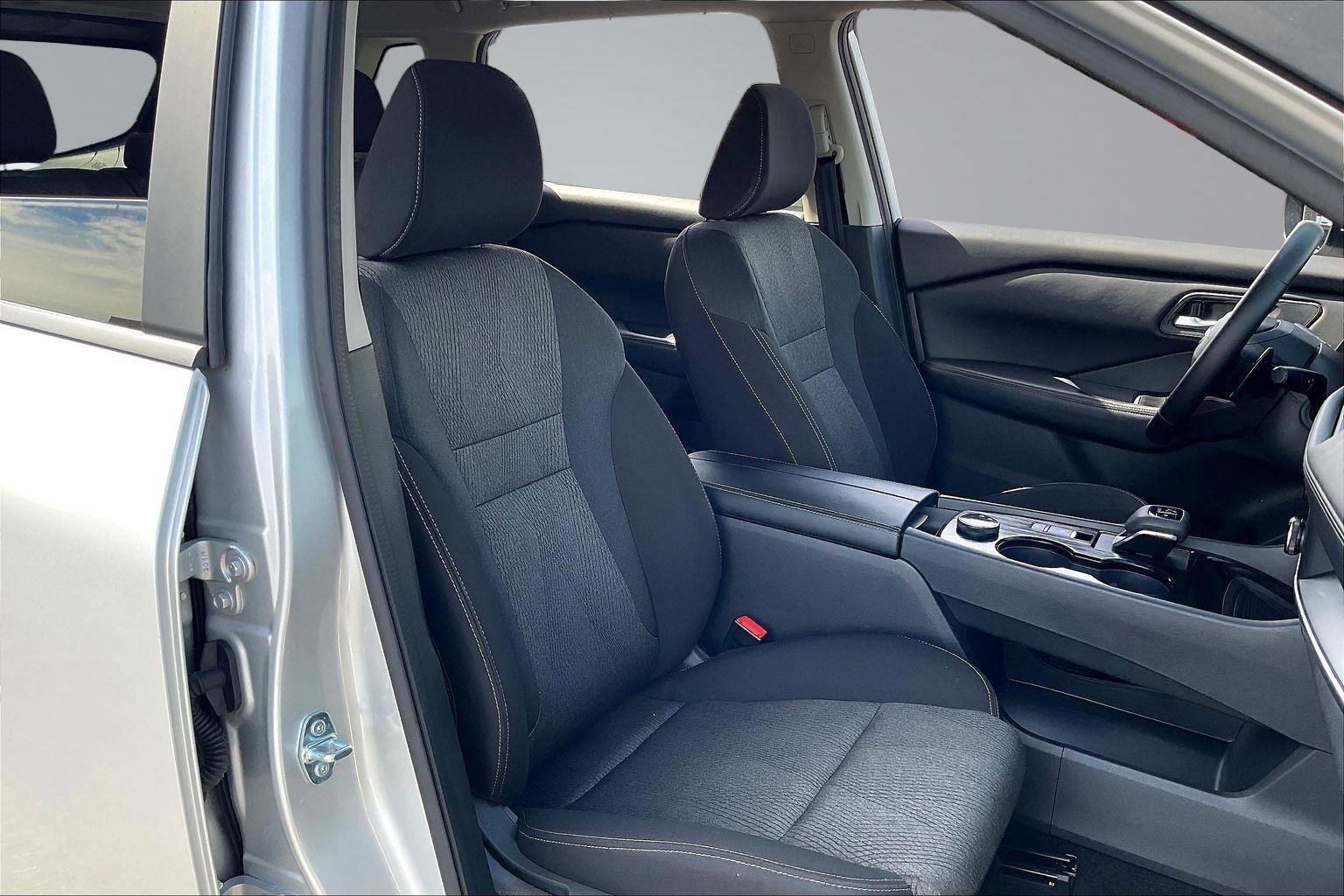 Certified 2025 Nissan Rogue SV AWD/4WD image 8