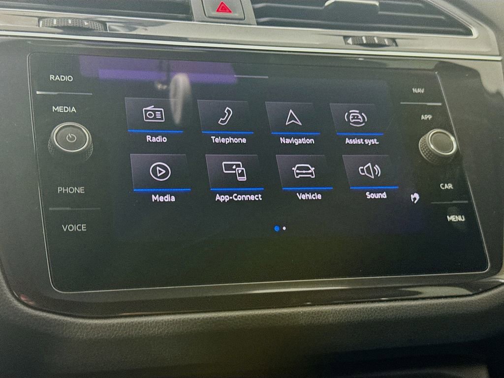 Used 2022 Volkswagen Tiguan SEL R-Line image 17