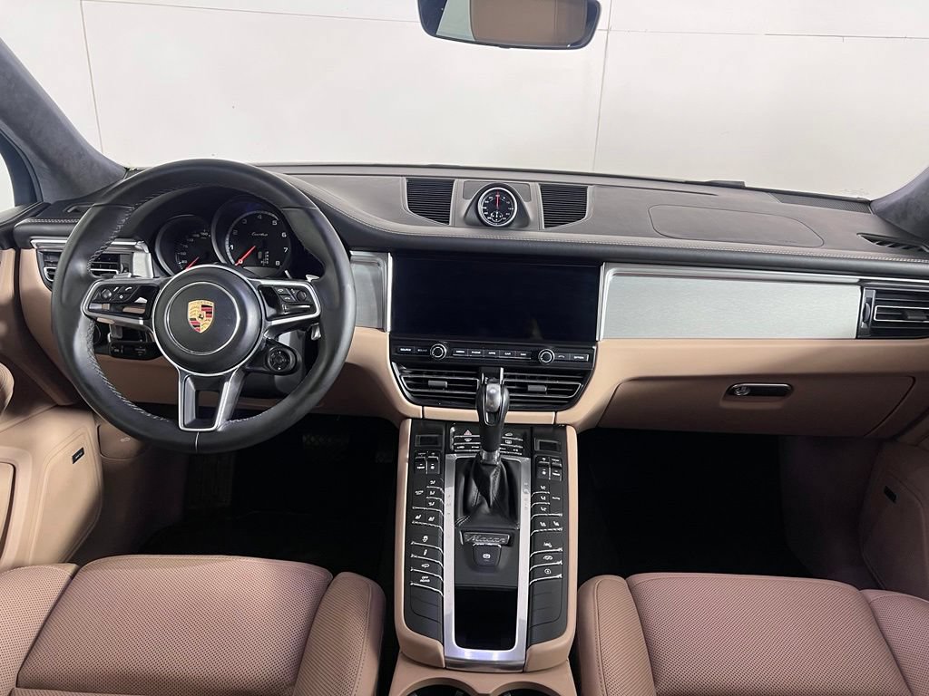 Certified 2020 Porsche Macan Turbo AWD/4WD image 22