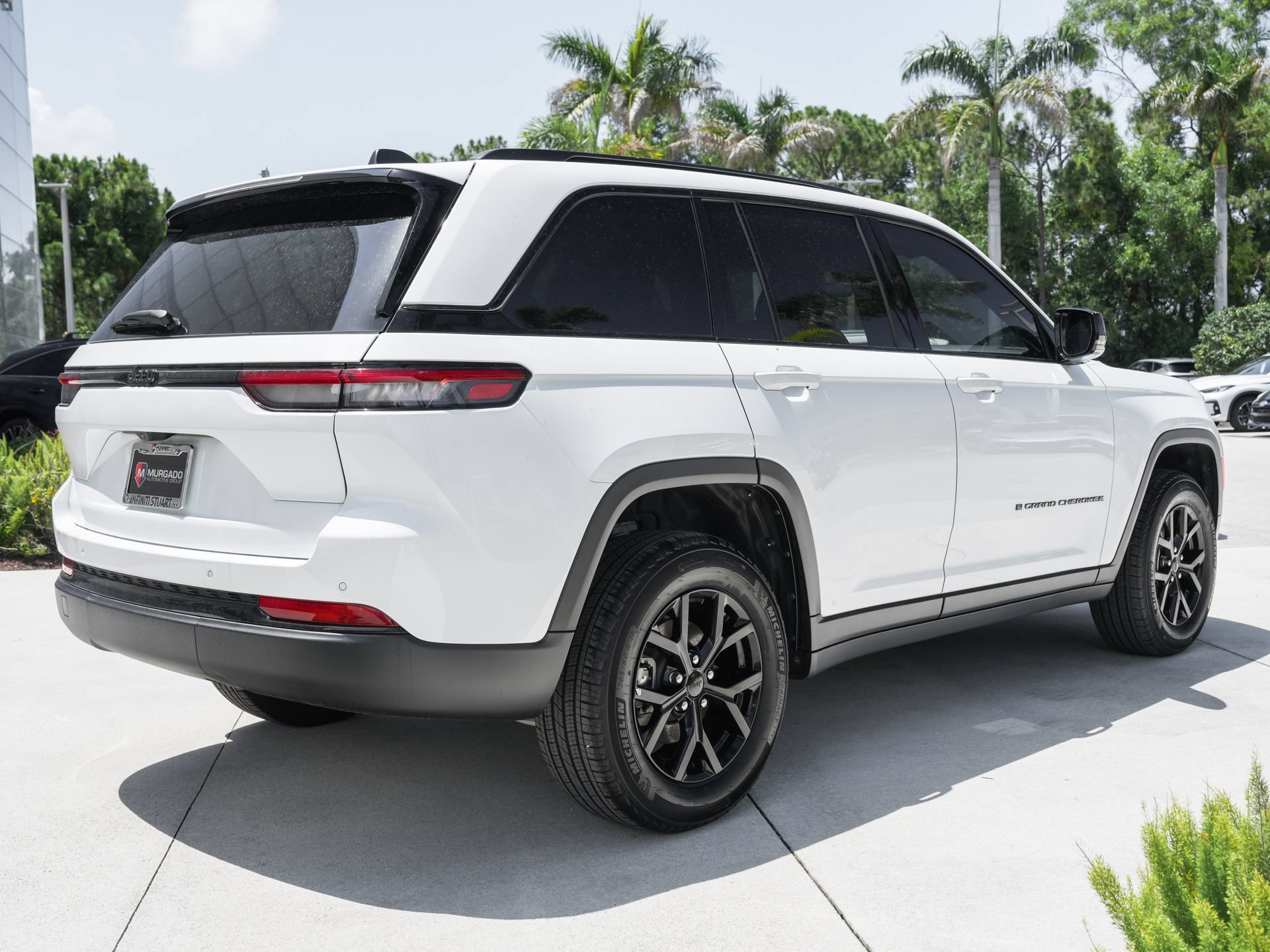 Used 2025 Jeep Grand Cherokee Altitude RWD image 27