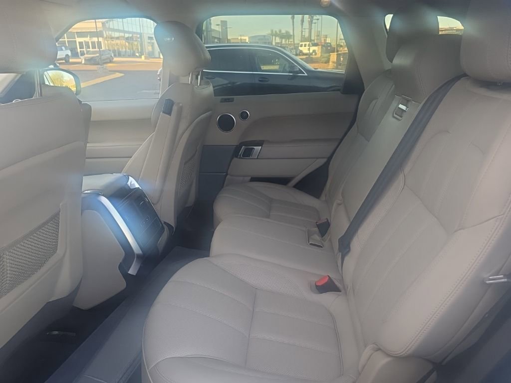 Used 2016 Land Rover Range Rover Sport HSE image 10