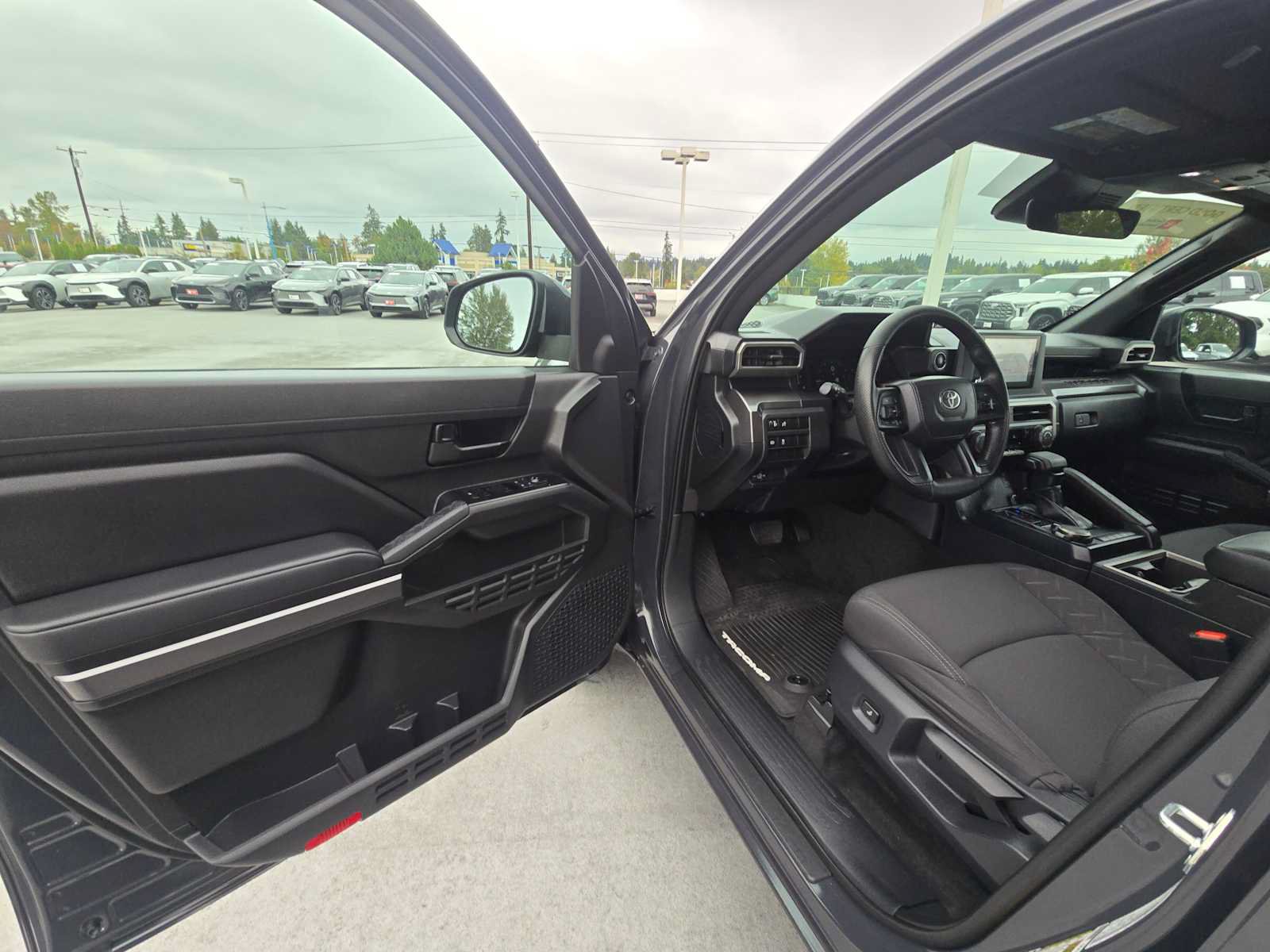 Used 2025 Toyota Tacoma SR5 AWD/4WD image 20
