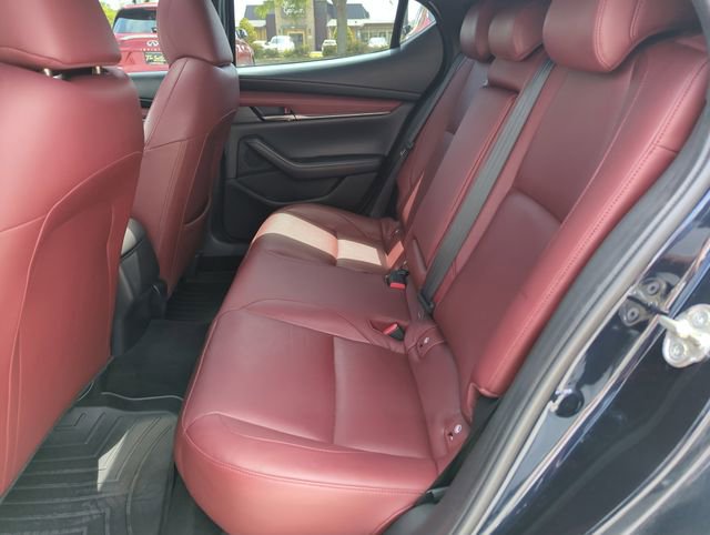 Used 2019 MAZDA MAZDA3 Hatchback w/ Premium Package image 29