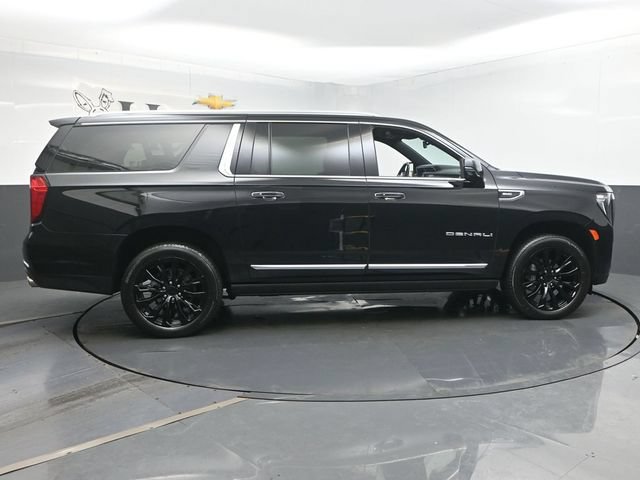 Used 2023 GMC Yukon XL Denali AWD/4WD image 38