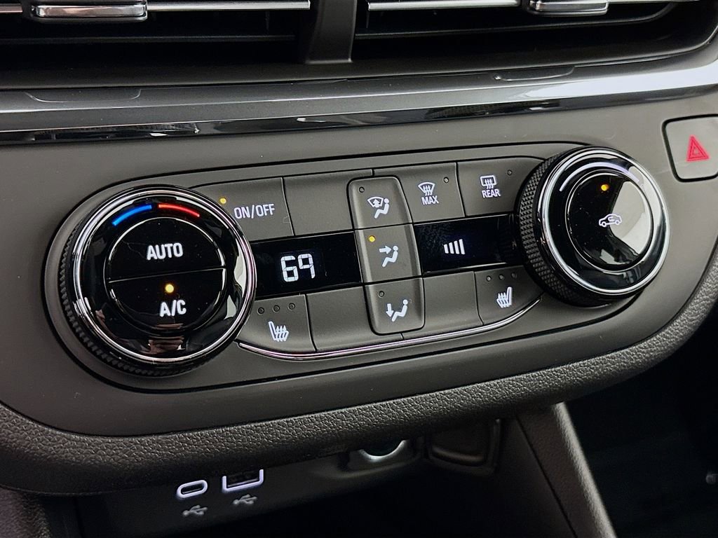 Used 2025 Buick Envista Preferred w/ Convenience I Package image 19