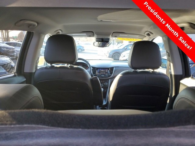 Used 2022 Chevrolet Trax LT w/ LT Convenience Package image 21