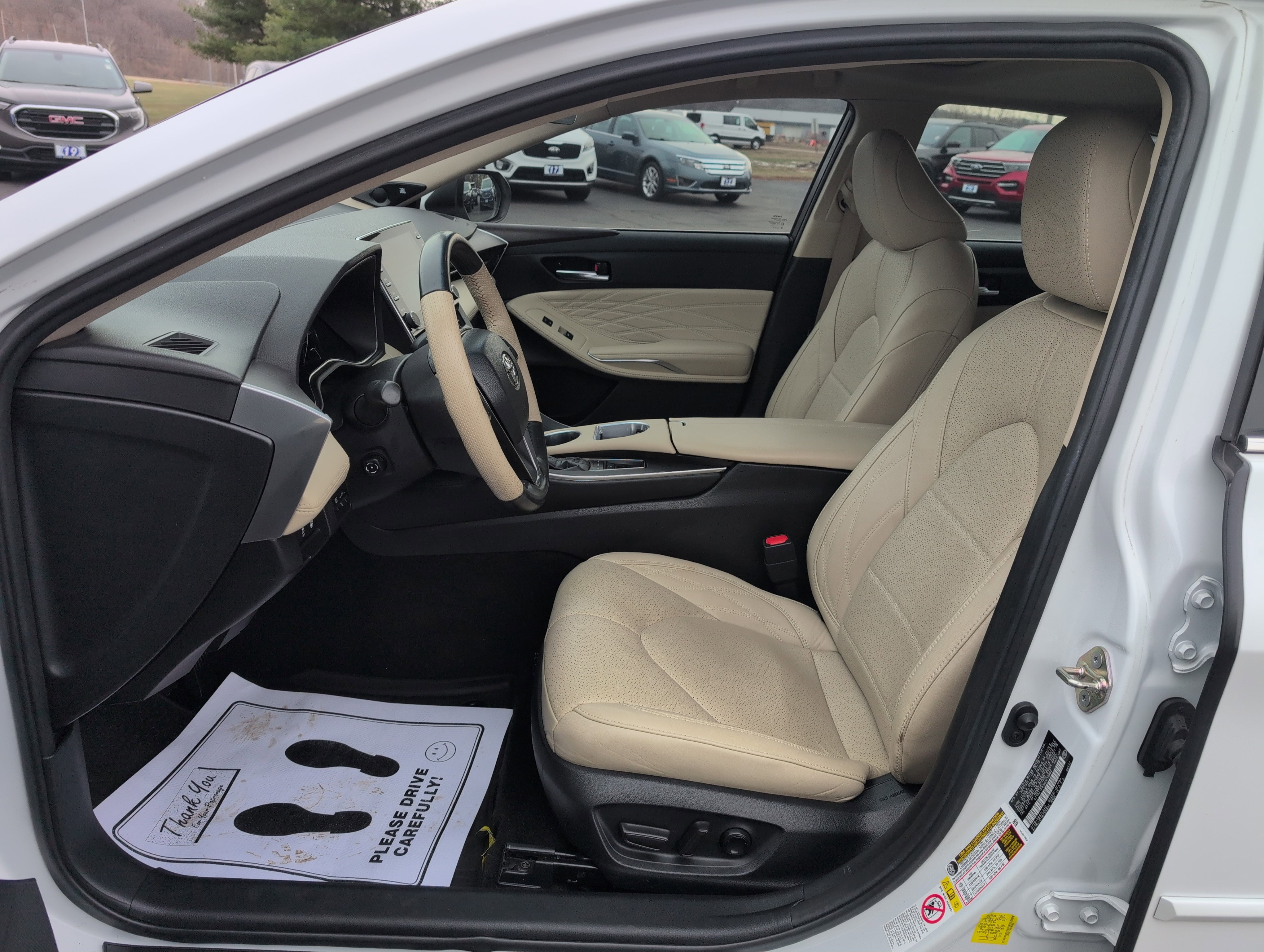 Used 2019 Toyota Avalon Limited image 15