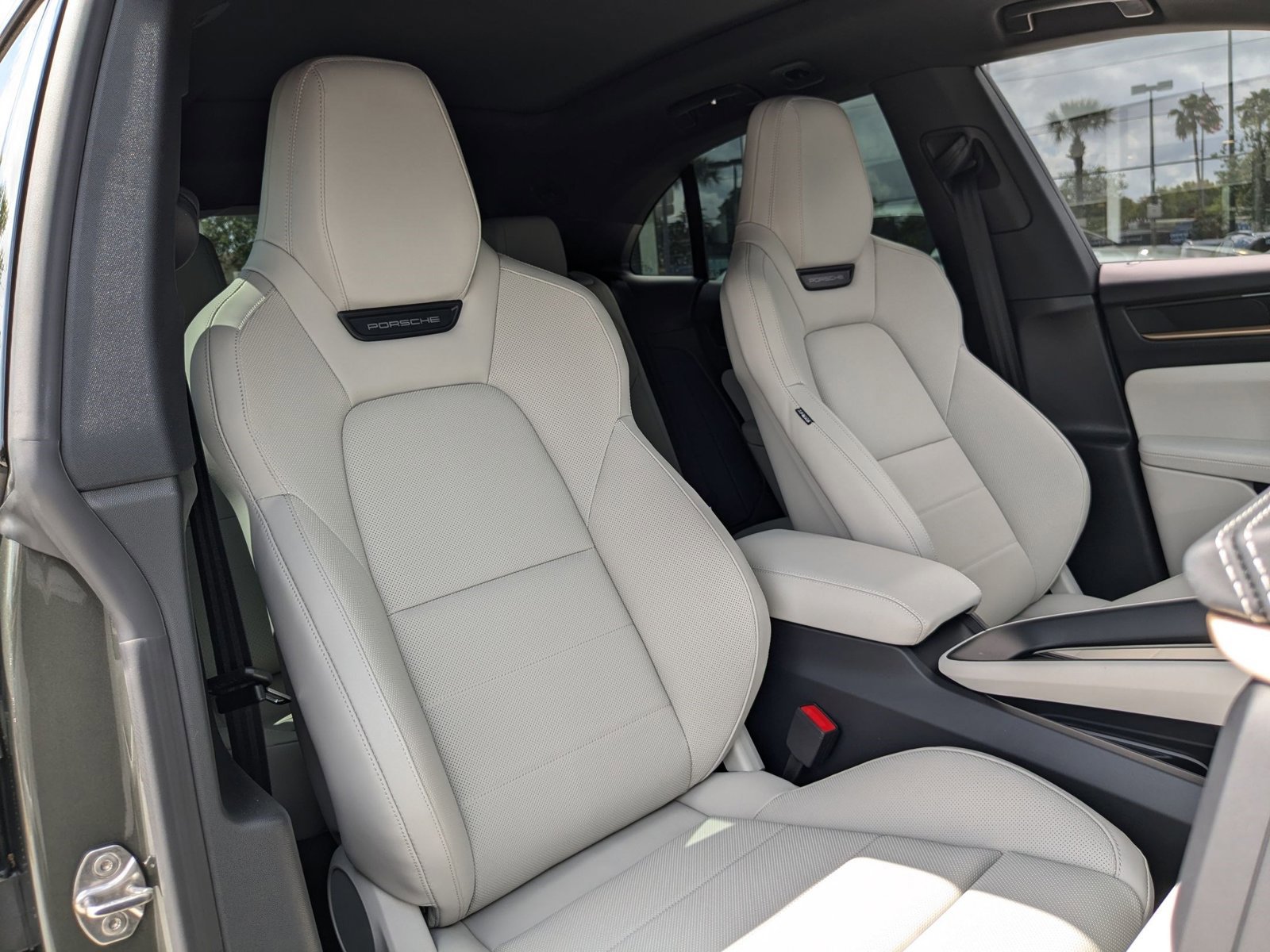 New 2025 Porsche Macan Electric image 27