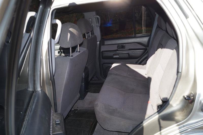Used 2003 Nissan Pathfinder SE image 26