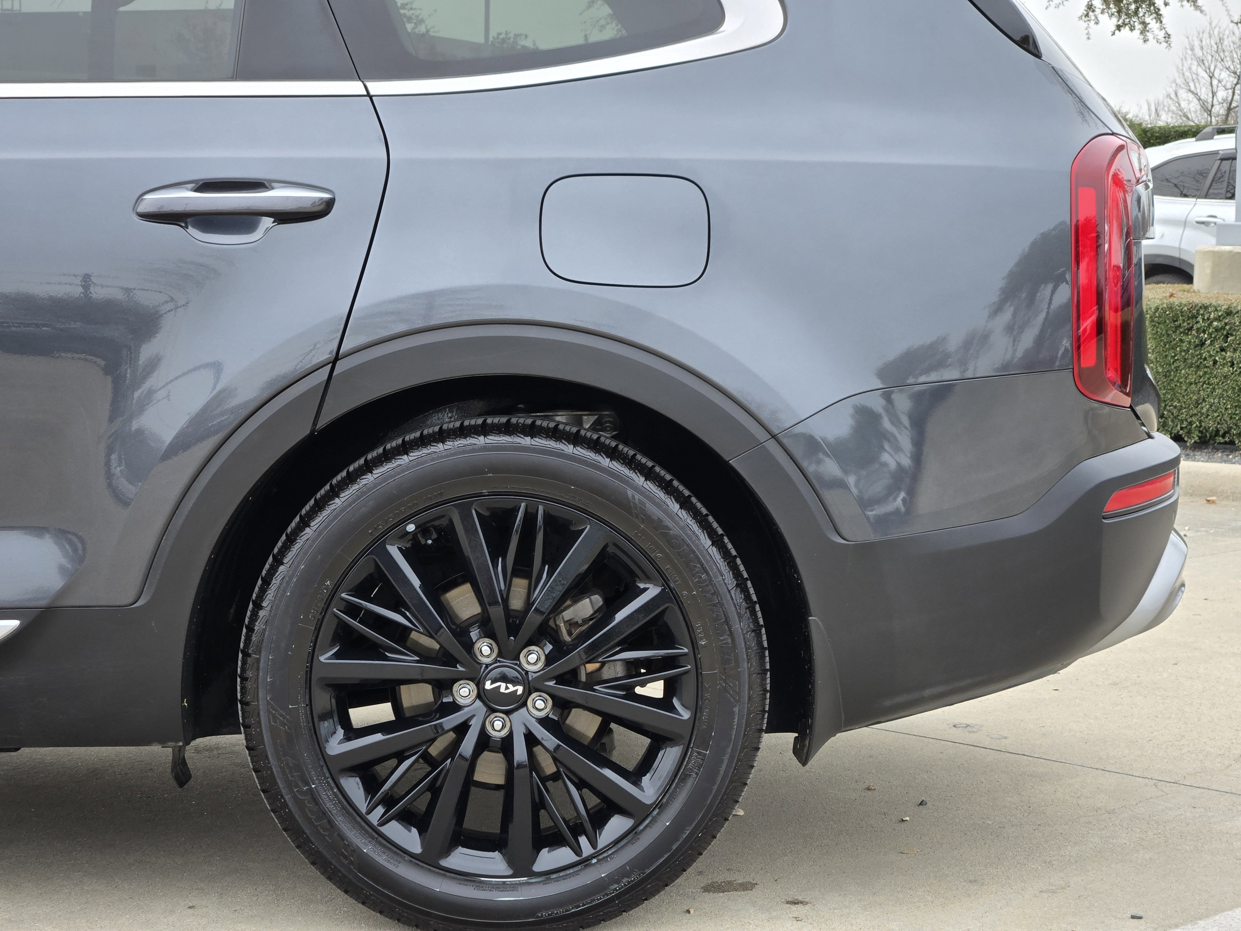 Used 2022 Kia Telluride SX w/ Towing Package image 13