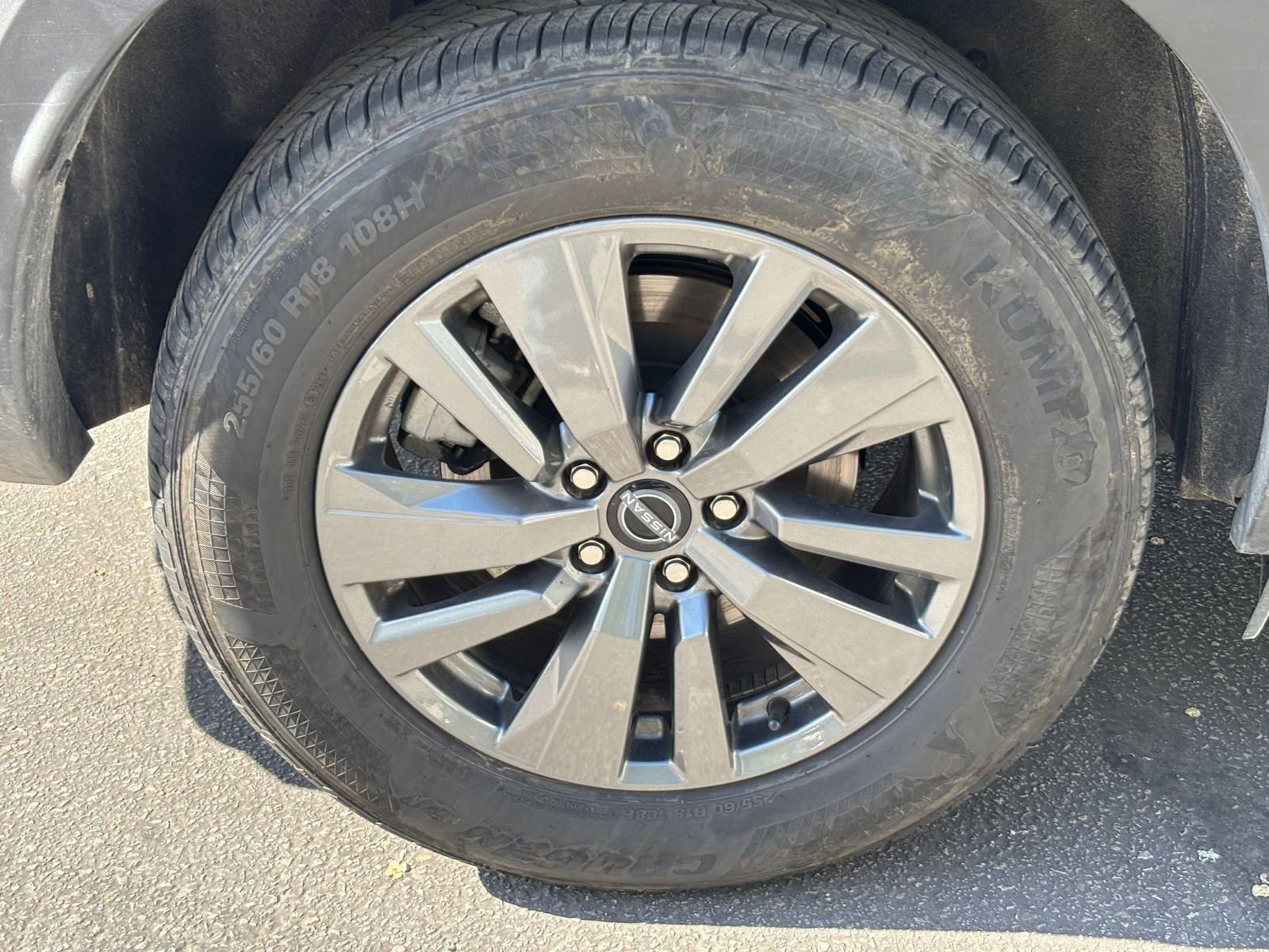 Used 2025 Nissan Pathfinder SV image 33