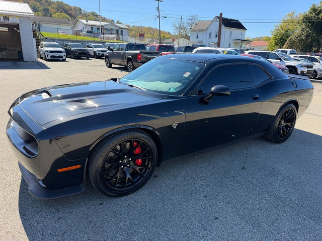 Used 2015 Dodge Challenger SRT Hellcat RWD image 2